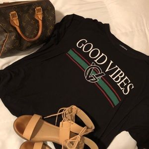 Good vibes fashion nova tee 💚❤️